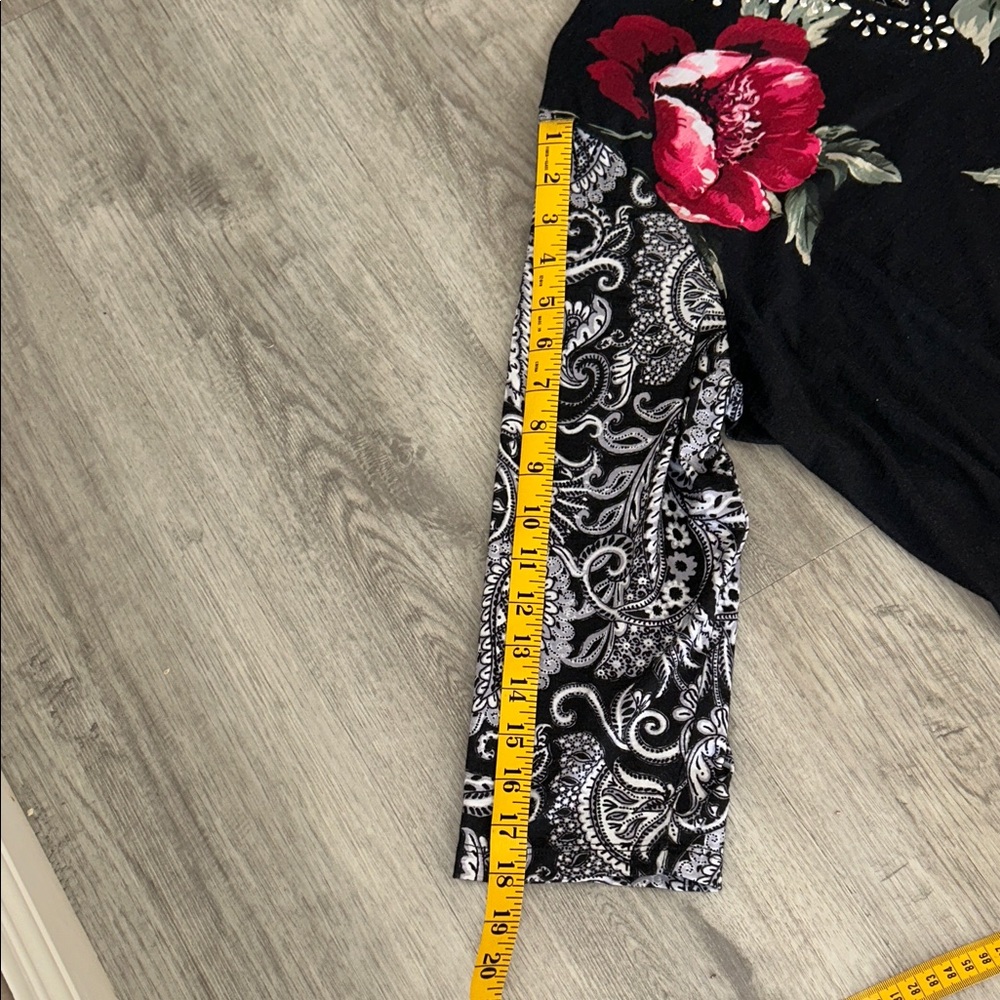 Alfred Dunner Black and Red Floral Paisley Long Sleeve Top - Picture 9 of 13